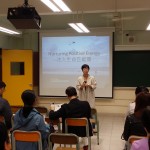 明報教育產品策劃經理陳翠賢女士向各校家長、老師們致歡迎詞